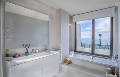 Resale - Villa - Estepoa - New Golden Mile