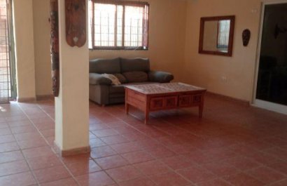 Resale - Villa - Benidorm - Poniente