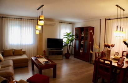 Resale - Villa - La Nucía - Urbanizaciones