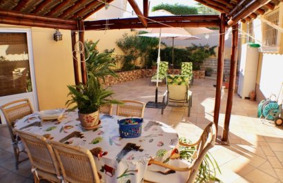 Resale - Villa - La Nucía - Urbanizaciones