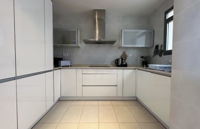 Resale - Apartment / flat - Orihuela Costa - La Zenia