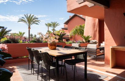 Resale - Apartment / flat - Estepoa - New Golden Mile