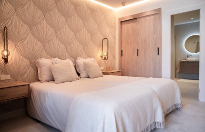 Resale - Apartment / flat - Estepoa - New Golden Mile