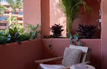 Resale - Apartment / flat - Estepoa - New Golden Mile