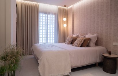 Resale - Apartment / flat - Estepoa - New Golden Mile