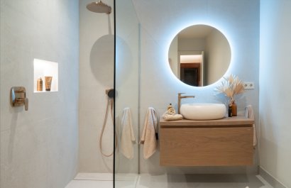 Resale - Apartment / flat - Estepoa - New Golden Mile