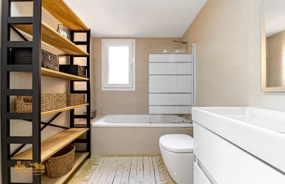 Resale - Apartment / flat - Punta Prima