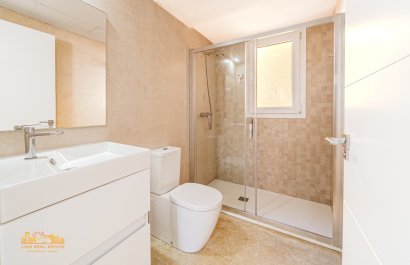 Resale - Apartment / flat - Punta Prima