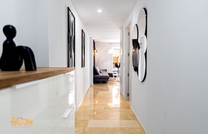 Resale - Apartment / flat - Punta Prima