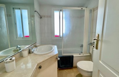Resale - Apartment / flat - Marbella - Puerto Banús