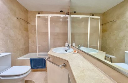 Resale - Apartment / flat - Marbella - Puerto Banús