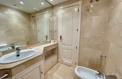 Resale - Apartment / flat - Marbella - Puerto Banús