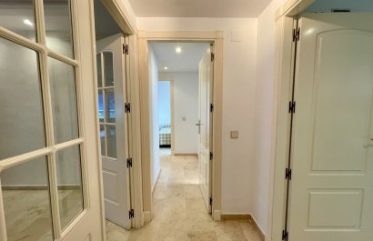 Resale - Apartment / flat - Marbella - Puerto Banús