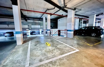 Resale - Apartment / flat - Marbella - Puerto Banús