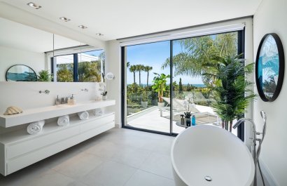 Resale - Villa - Marbella - East Marbella