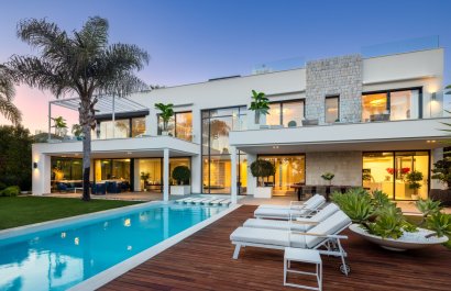 Resale - Villa - Marbella - East Marbella