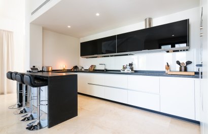 Resale - Villa - Marbella - Nueva Andalucía