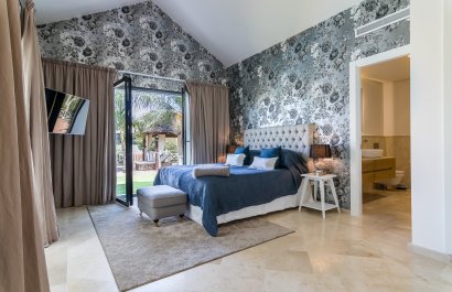 Resale - Villa - Marbella - Nueva Andalucía