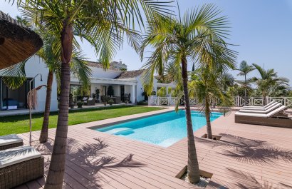 Resale - Villa - Marbella - Nueva Andalucía