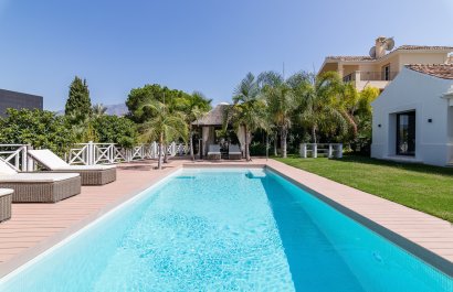 Resale - Villa - Marbella - Nueva Andalucía