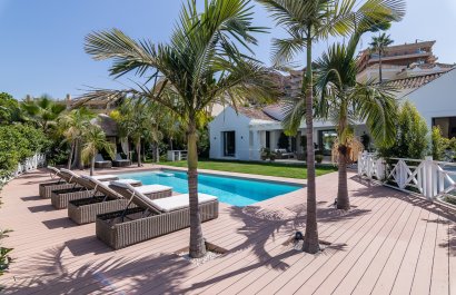 Resale - Villa - Marbella - Nueva Andalucía