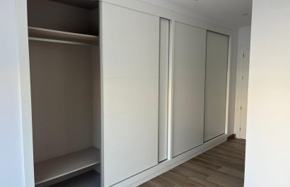 Resale - Villa - Los Alcázares