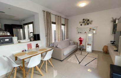 Resale - Townhouse / Duplex / Corner - Torrevieia - Punta Prima