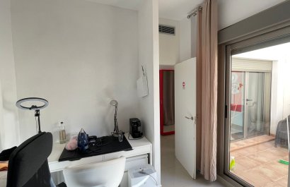 Resale - Townhouse / Duplex / Corner - Torrevieia - Punta Prima