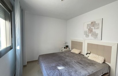 Resale - Townhouse / Duplex / Corner - Torrevieia - Punta Prima