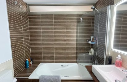 Resale - Townhouse / Duplex / Corner - Torrevieia - Punta Prima