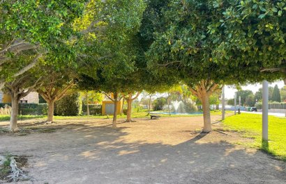 Resale - Townhouse / Duplex / Corner - Torrevieia - Punta Prima