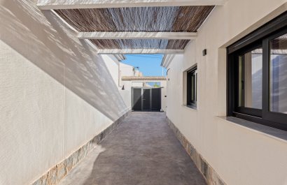 Resale - Villa - Torrevieia - El Chaparral