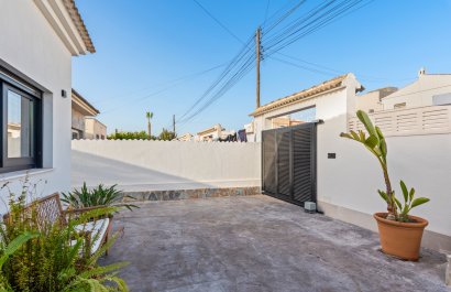 Resale - Villa - Torrevieia - El Chaparral
