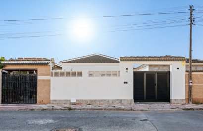 Resale - Villa - Torrevieia - El Chaparral