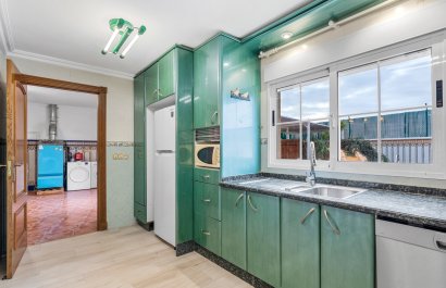 Resale - Villa - Torrevieia - Torrevieja