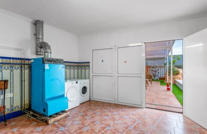 Resale - Villa - Torrevieia - Torrevieja