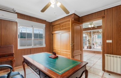 Resale - Villa - Torrevieia - Torrevieja