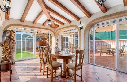 Resale - Villa - Torrevieia - Torrevieja