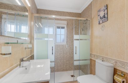 Resale - Villa - Torrevieia - Torrevieja