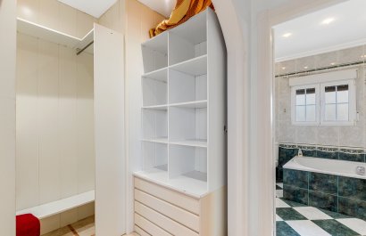 Resale - Villa - Torrevieia - Torrevieja