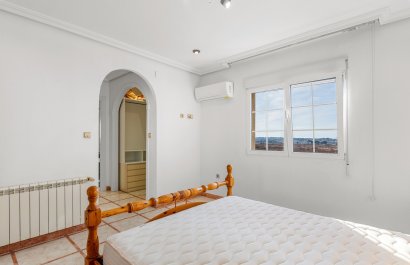 Resale - Villa - Torrevieia - Torrevieja