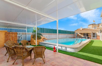 Resale - Villa - Torrevieia - Torrevieja