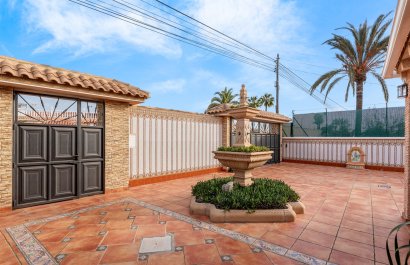 Resale - Villa - Torrevieia - Torrevieja