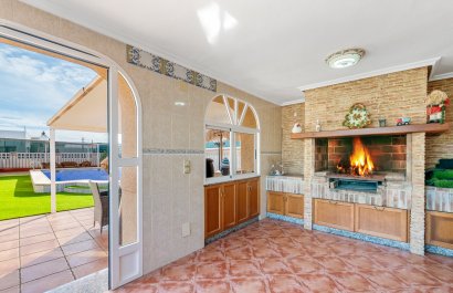 Resale - Villa - Torrevieia - Torrevieja