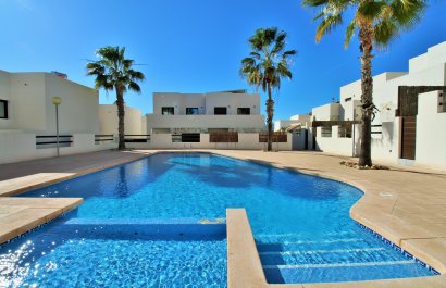 Resale - Villa - Villamartín - PAU 8