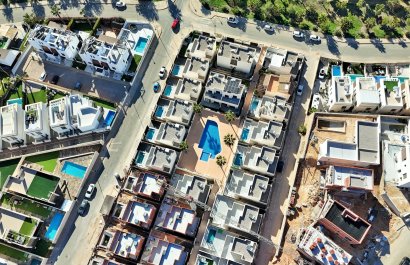 Resale - Villa - Villamartín - PAU 8