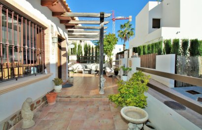 Resale - Villa - Villamartín - PAU 8