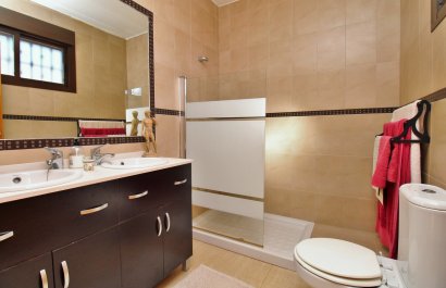 Resale - Villa - Villamartín - PAU 8