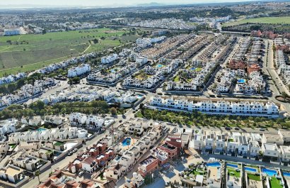 Resale - Villa - Villamartín - PAU 8