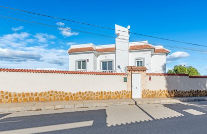 Resale - Villa - San Miguel de Salinas